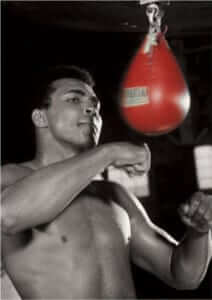 Dynamic Boxing Training: Elevate Your Speed with Expert Techniques.